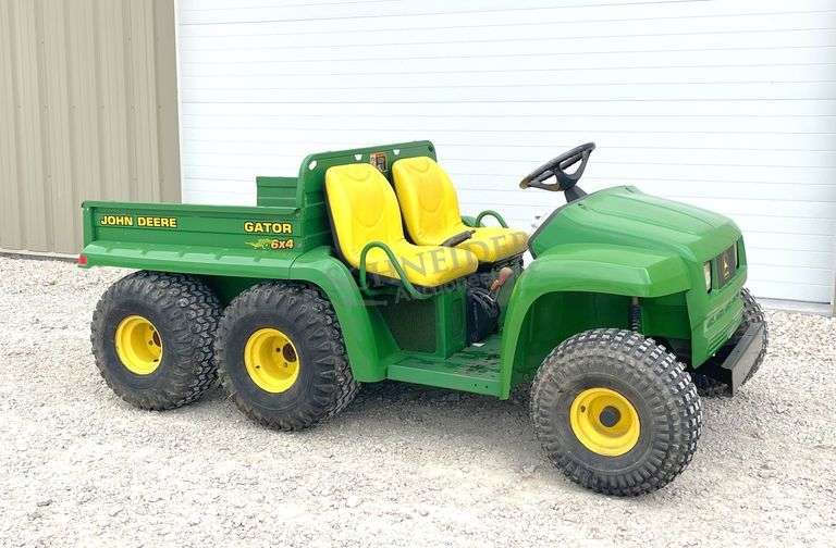 John Deere Gator 6x4 UTV