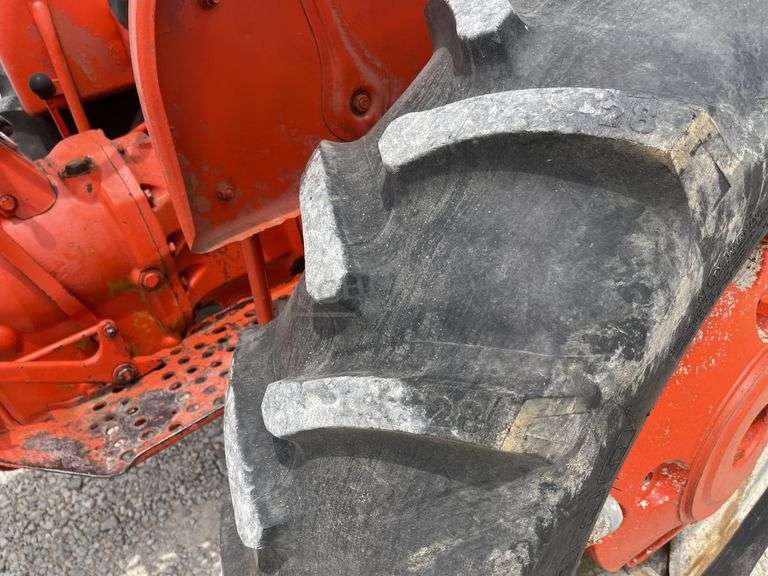 Allis Chalmers D15 gas tractor