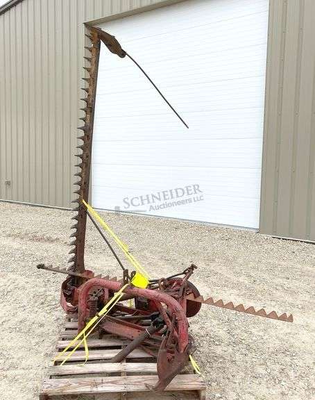Massey Ferguson 7' 3-point sickle mower