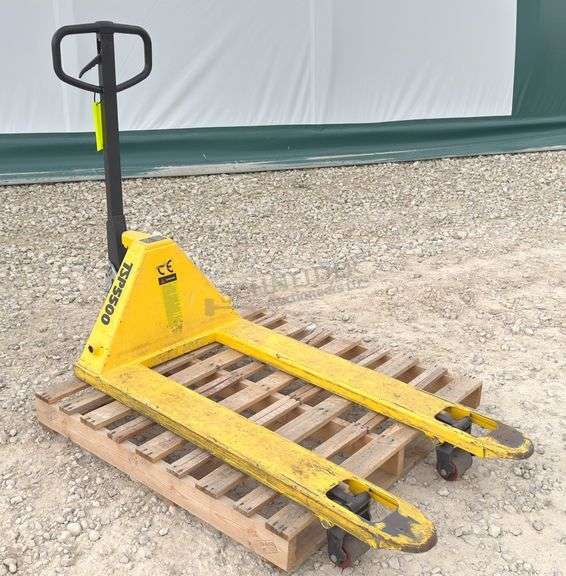 Total Source TSB5500 5,500 lb. pallet jack