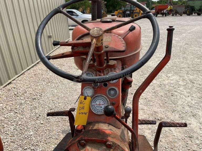 Allis Chalmers D14 gas tractor