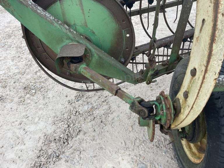 John Deere 894A side delivery hay rake
