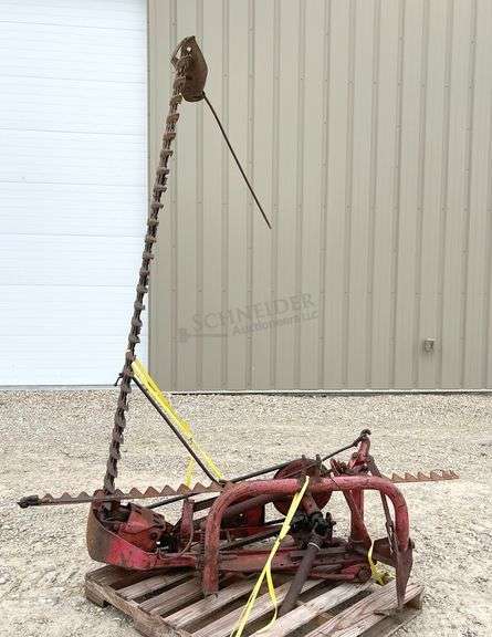 Massey Ferguson 7' 3-point sickle mower