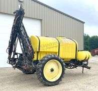 B&B 1,000 gallon pull type sprayer