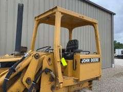 John Deere 555G crawler loader