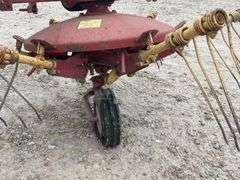 New Holland 254 3-point tedder rake