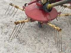 New Holland 254 3-point tedder rake