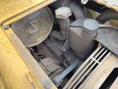 John Deere 555G crawler loader