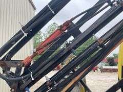 B&B 1,000 gallon pull type sprayer