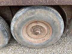 1992 Coose 20' gooseneck stock trailer
