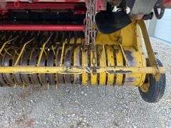 New Holland BR780 round baler