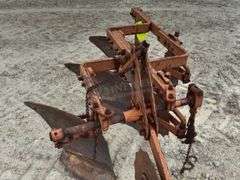 Allis Chalmers 3-14" snap coupler plow w/ coulters