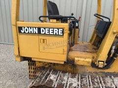 John Deere 555G crawler loader