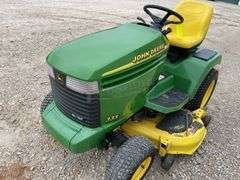 John Deere 335 riding mower