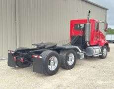 2007 Kenworth T800 tandem axle truck tractor