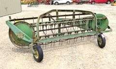 John Deere 350 3-point side delivery hay rake