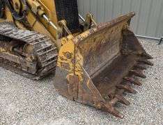 John Deere 555G crawler loader
