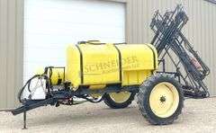 B&B 1,000 gallon pull type sprayer