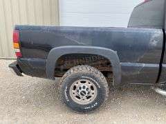 2004 GMC 2500HD extended cab 4x4 pickup
