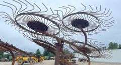 10-wheel V hay rake