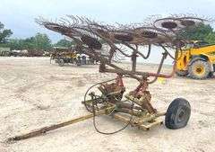 10-wheel V hay rake