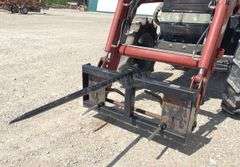 2004 Case IH JX75 tractor w/ loader