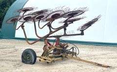 10-wheel V hay rake