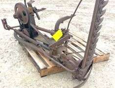 International 7' sickle mower for 2-point fast hitch
