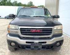 2004 GMC 2500HD extended cab 4x4 pickup