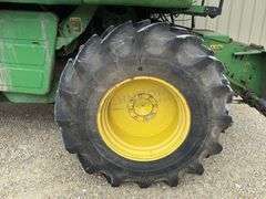 John Deere 6620 Turbo combine