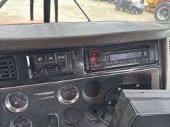 2007 Kenworth T800 tandem axle truck tractor