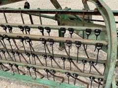 John Deere 350 3-point side delivery hay rake