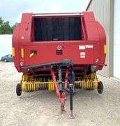 New Holland BR780 round baler