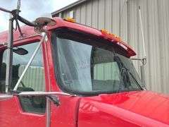 2007 Kenworth T800 tandem axle truck tractor