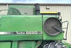 John Deere 6620 Turbo combine