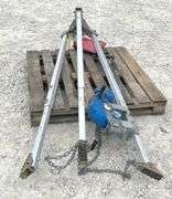 Tripod lifting hoist