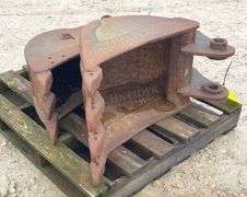 12" & 18" excavator buckets