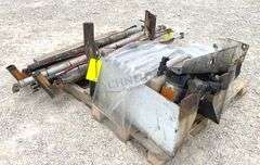 2 electric drive hydraulic pumps w/ tank & cylinders