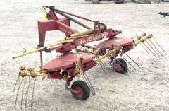 New Holland 254 3-point tedder rake