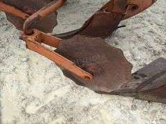 Allis Chalmers 3-14" snap coupler plow w/ coulters