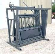Squeeze chute w/ head catch gate