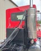 2007 Kenworth T800 tandem axle truck tractor