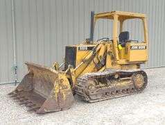 John Deere 555G crawler loader