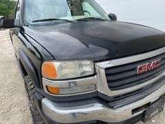 2004 GMC 2500HD extended cab 4x4 pickup