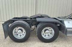2007 Kenworth T800 tandem axle truck tractor