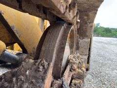John Deere 555G crawler loader