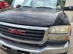 2004 GMC 2500HD extended cab 4x4 pickup