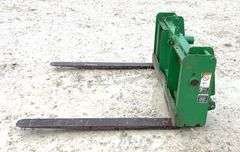 John Deere pallet forks for JD style quick attach