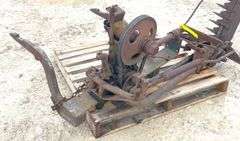 International 7' sickle mower for 2-point fast hitch