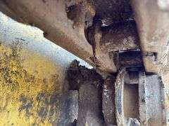 John Deere 555G crawler loader